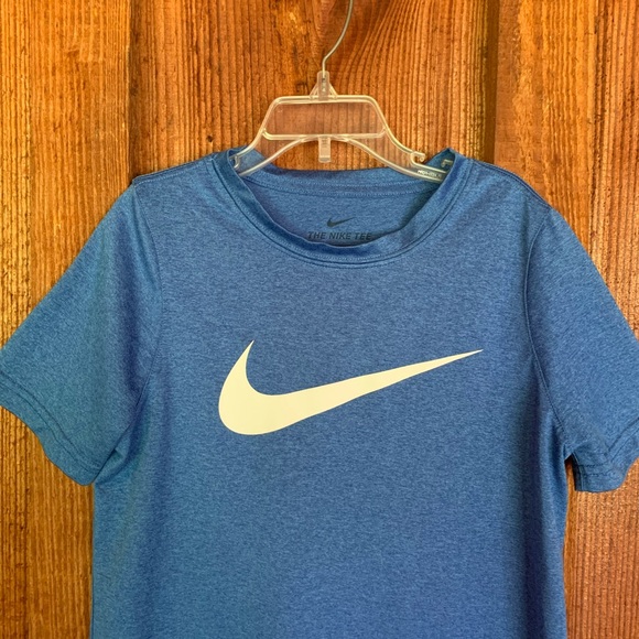Nike Blue Dri-Fit Short Sleeve White Swoosh Tee Boys Size S - Picture 2 of 9
